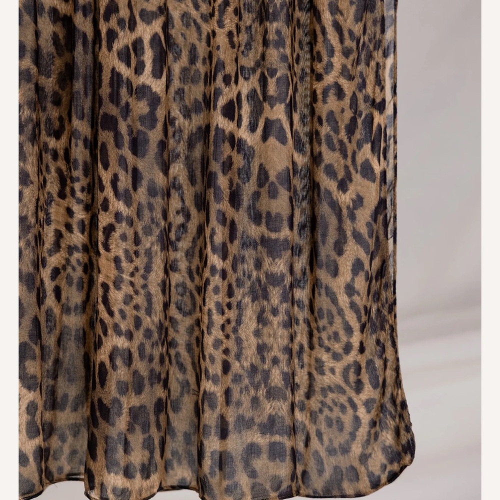 NWT VELA LEOPARD STANDARD SIZE